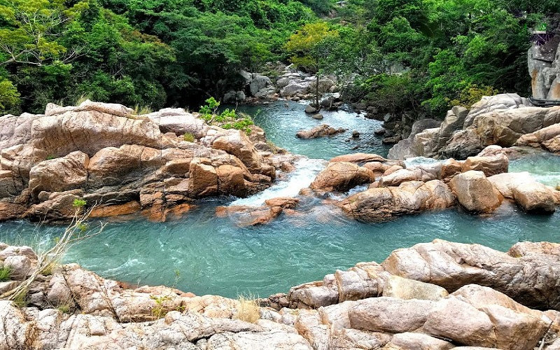 Du lịch Vĩnh Hy 